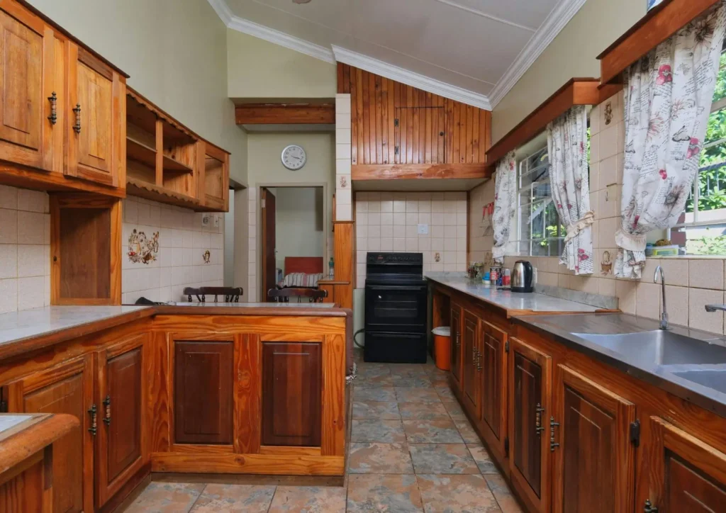 Old kitchen in costa mesa